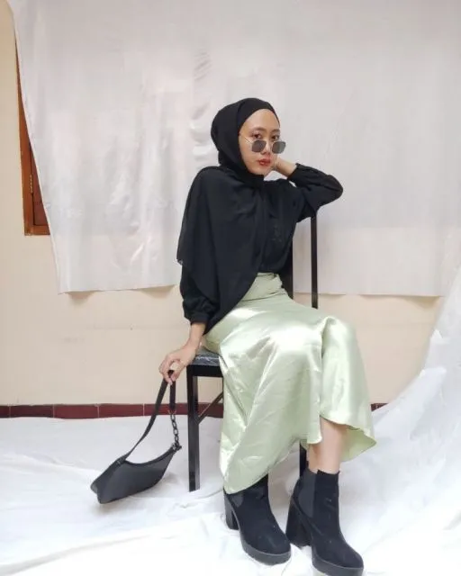Inspirasi Gaya Artsy ala Aya Canina, Penulis Puisi Style Aya Canina