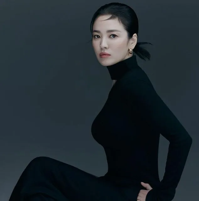 7 Gaya Rambut Spiky Top Knot ala Seleb Korea. Lagi Ngetren! 10 gaya rambut spiky top knot yang sedang tren di Korea