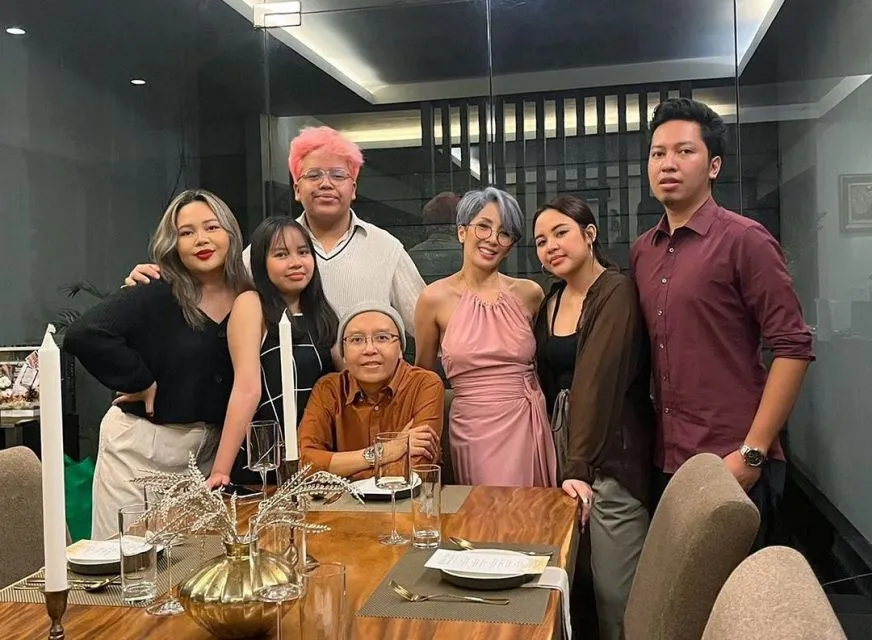 Ari Lasso dan Istri Beda Agama, Tetap Junjung Toleransi dalam Keluarga 8 Keluarga lengkap Ari Lasso dan Vitta Dessy