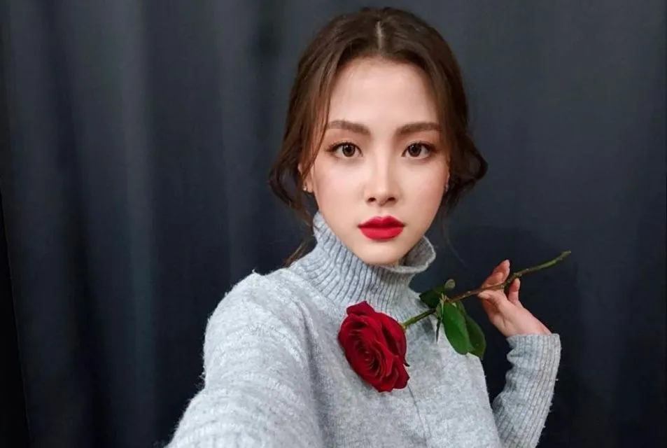Potret Gaya Terkini Baifern Pimchanok, Pemeran Nam di Film A Little Thing Called Love 13 Gaya terkini Baifern