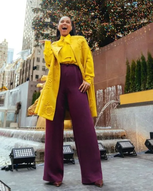 Potret Gaya Alicia Keys yang Berkomitmen Tak Lagi Pakai Makeup 12 Style ala Alicia Keys