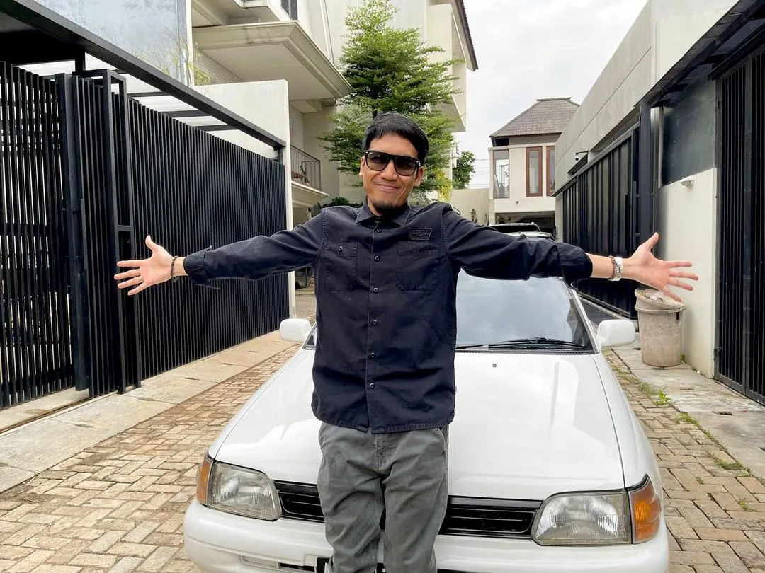 10 Artis Muslim yang Ternyata Keturunan Tionghoa 20 Desta muslim tionghoa