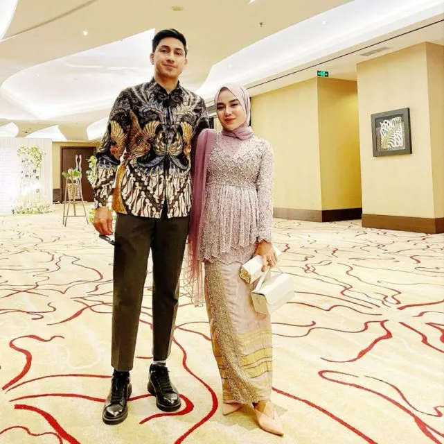 Medina Zein Klarifikasi Soal Nongkrong di Kafe Bareng Suami yang Positif Covid-19 6 Medina Zein dan Lukman Azhari