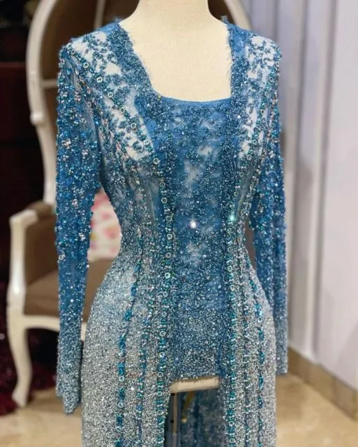 Ide Model Kebaya Payet Biru yang Elegan 13 Rekomendasi kebaya biru full payet