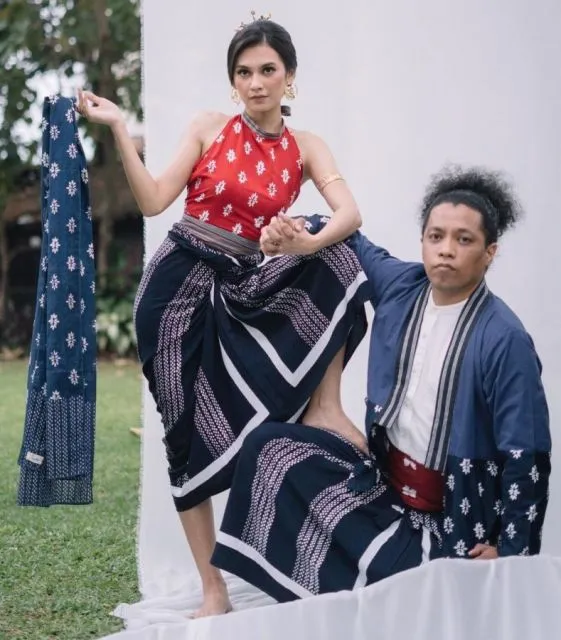 Potret Gaya Pasangan Arie Kriting dan Indah Permatasari. Sweet! 11 Style kompak Arie Kriting dan Indah Permatasari