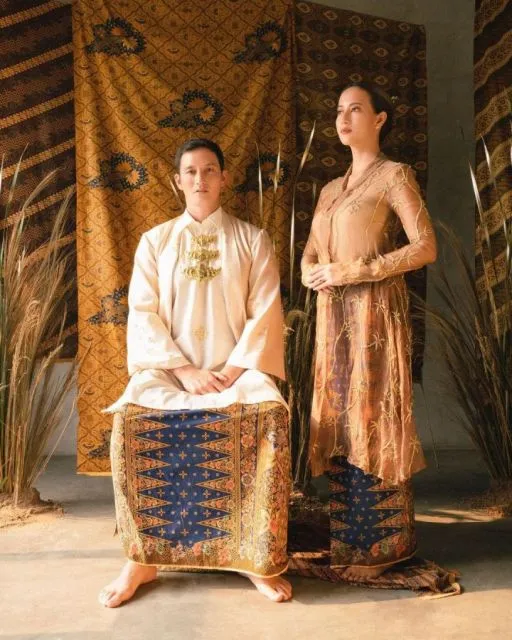 Kumpulan Ide Kebaya Warna Cokelat Terbaru. Elegan! 14 Rekomendasi kebaya cokelat