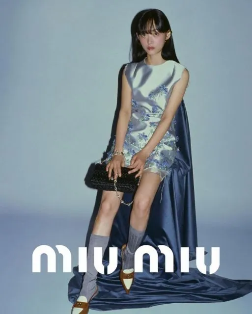 10 Gaya Fesyen Unik Lee Yoo-mi, Pemeran Serial All of Us Are Dead 20 Gaya mewah Lee Yoo-mi