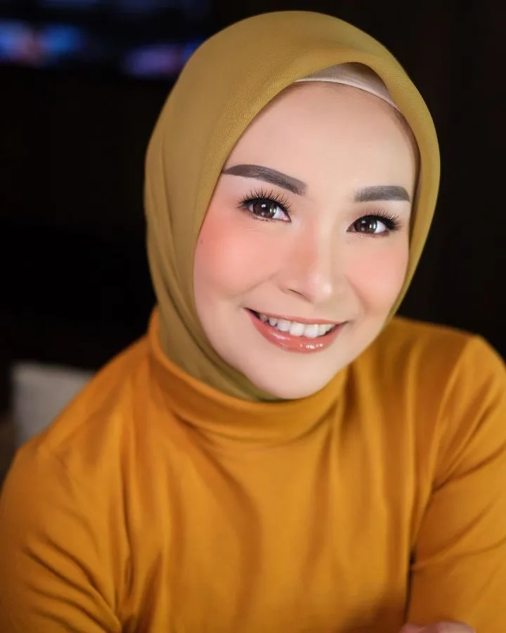 10 Artis Muslim yang Ternyata Keturunan Tionghoa 14 Soraya Larasati muslim tionghoa
