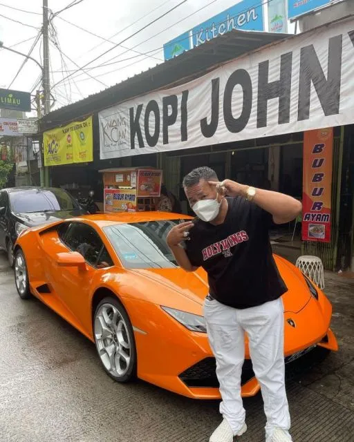 Hotman Paris Alami Insiden yang Membuatnya Hampir Buta Demi Tangkal Covid-19 4 Hotman paris taat prokes