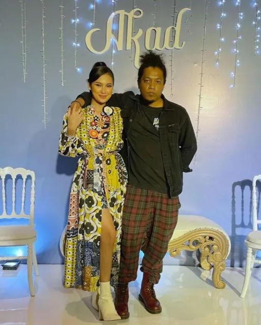 Cara Arie Kriting Hadapi Rasa Cemburunya Saat Istri Lakukan Adegan Mesra 6 Indah Permata kerap ajak diskusi Arie Kriting