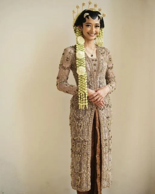 Kumpulan Ide Kebaya Warna Cokelat Terbaru. Elegan! 9 Rekomendasi kebaya cokelat