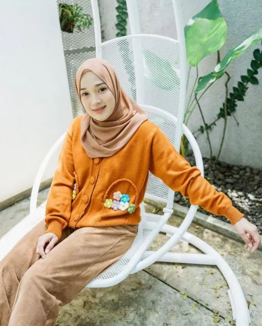 Fashion Berhijab dan Kekinian ala Ririe Fairus, Mantan Istri Ayus Sabyan 10 Fesyen Ririe Fairuz