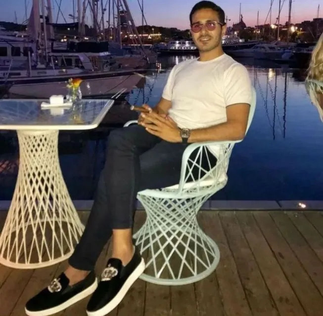 Gaya Perlente Simon Leviev, Sosok Penipu Cinta di The Tinder Swindler 12 Fesyen Simon Leviev