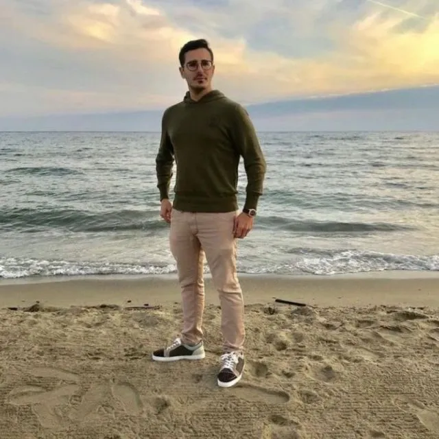 Gaya Perlente Simon Leviev, Sosok Penipu Cinta di The Tinder Swindler 10 Fesyen Simon Leviev