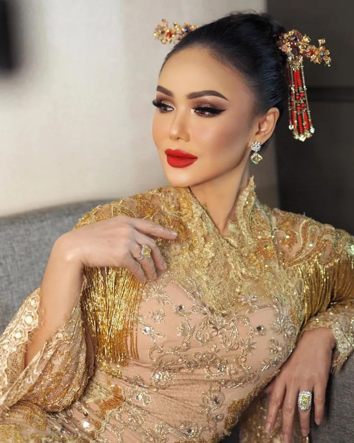 10 Artis Mengaku Sudah Persiapkan Kematian; Umur Tak Ada yang Tahu 11 Yuni Shara