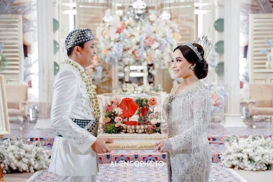 Detail Acara Akad dan Resepsi Pernikahan Adik Ayu Ting Ting. Elegan! 17 Pernikahan adik Ayu Ting-Ting