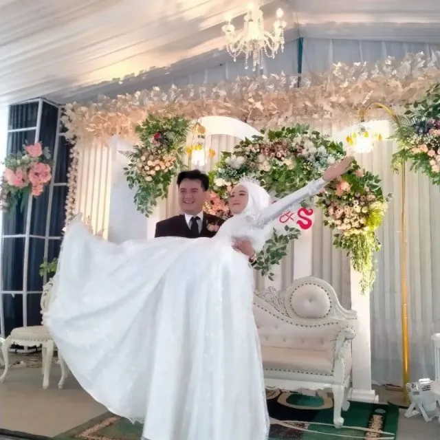 Mawar AFI Cerai, Mantan Suami Nikahi Pengasuh Anaknya Sebulan Kemudian 5 Mantan Suami Mawar AFI Nikahi Baby Sitter Anaknya