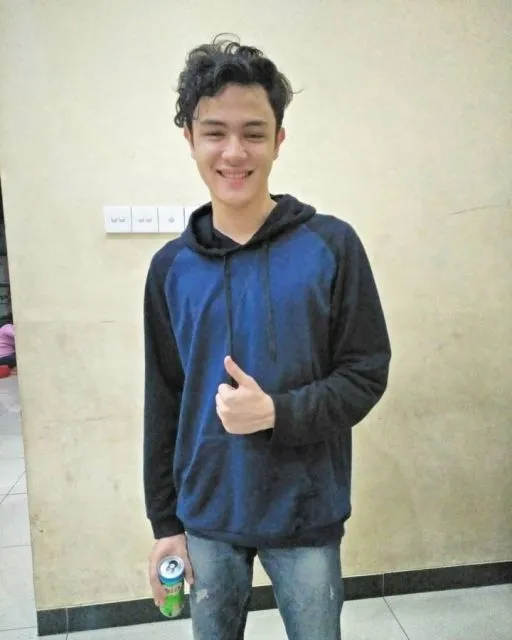 13 Anak Artis yang Sekolah di Luar Negeri. Sekalian Belajar Hidup Mandiri 16 Shawn Adrian