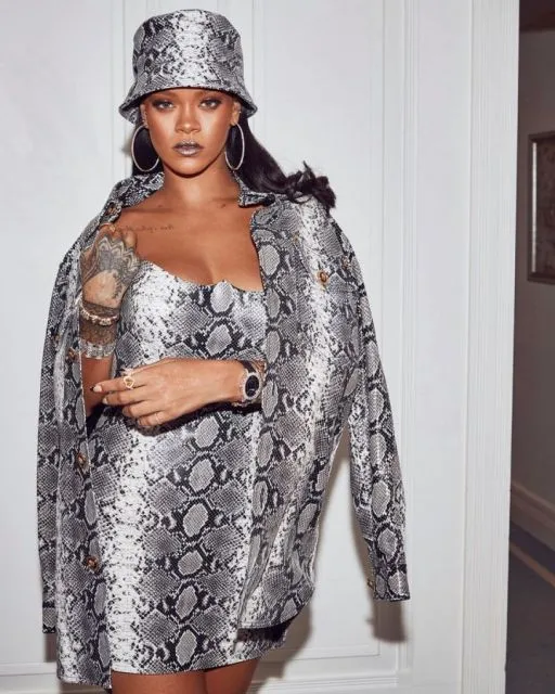 Fashion Ikonik ala Rihanna, Diva Amerika yang Baru Umumkan Kehamilan 12 Fesyen Ikonik Rihanna