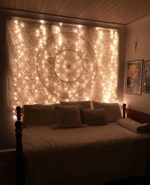 11 Kreasi Lampu Tumblr untuk Kamar Tidur Selain Digantung di Dinding 15 Kreasi lampu tumblr dengan kain bercorak