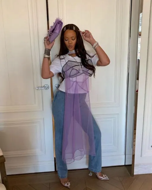 Fashion Ikonik ala Rihanna, Diva Amerika yang Baru Umumkan Kehamilan 14 Fesyen Ikonik Rihanna