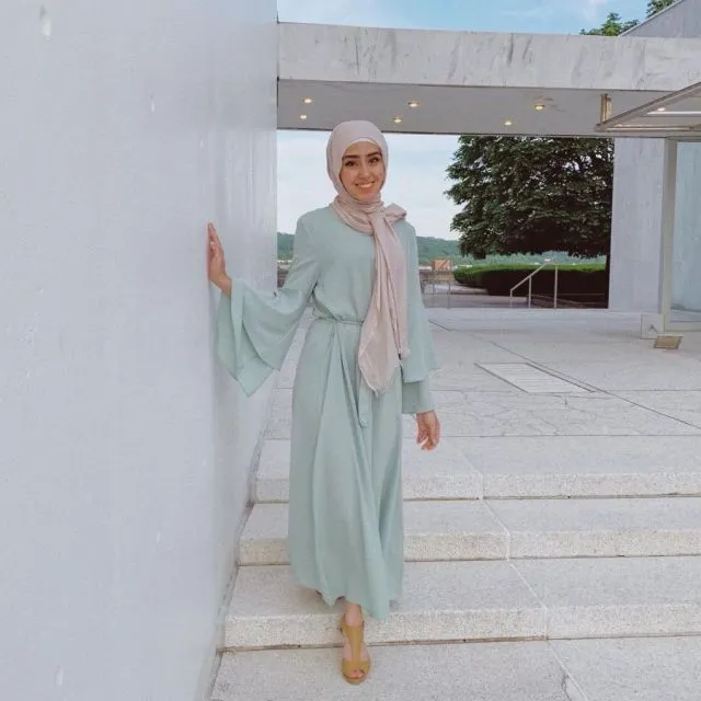 Potret Fesyen Berhijab ala Zahra Hashimee, TikTokers Muslim Asal Amerika 13 Fesyen berhijab ala TikToker @zahra