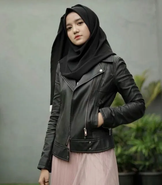 10 Gaya Hijab Wirda Mansur yang Bisa Kamu Jadikan Referensi 18 Wirda Mansur