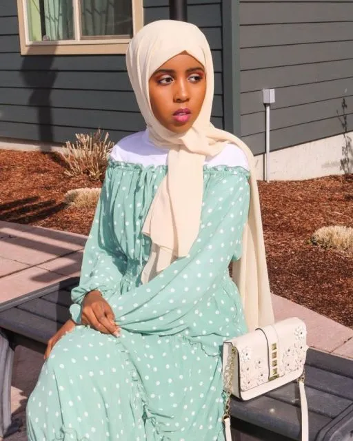 Ide Busana Cerah dan Penuh Warna ala Munera Ahmed, Tiktoker asal Amerika 15 Style Munera Ahmed