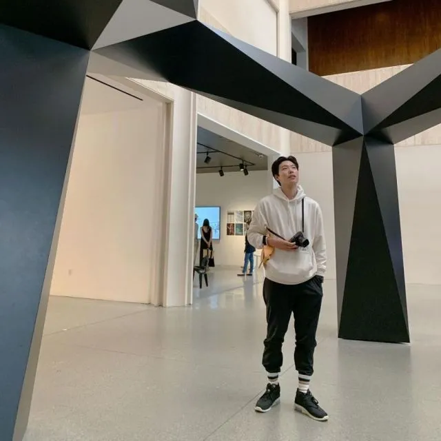 Ide Gaya Kasual ala Ryu Jun-yeol. Bisa kok Diadaptasi Cowok Indonesia~ 14 Ide fashion kasual