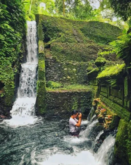 5 Tempat Ritual Melukat Populer di Bali, Wisata Sambil Menenangkan Jiwa 10 Pura Mengening