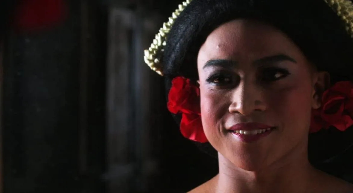 5 Film Indonesia yang Berhasil Tampil Memukau di Festival Film Internasional 8 Muhammad Khan memerankan Juno dalam film Kucumbu Tubuh Indahku