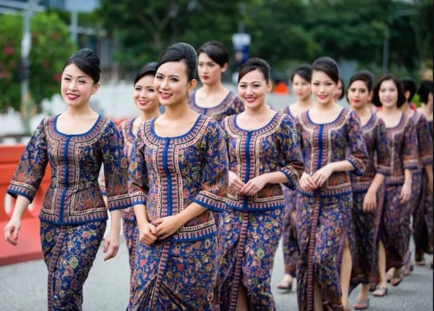Desain Seragam Kru Pesawat yang Fashionable. Ada Maskapai Indonesia! 15