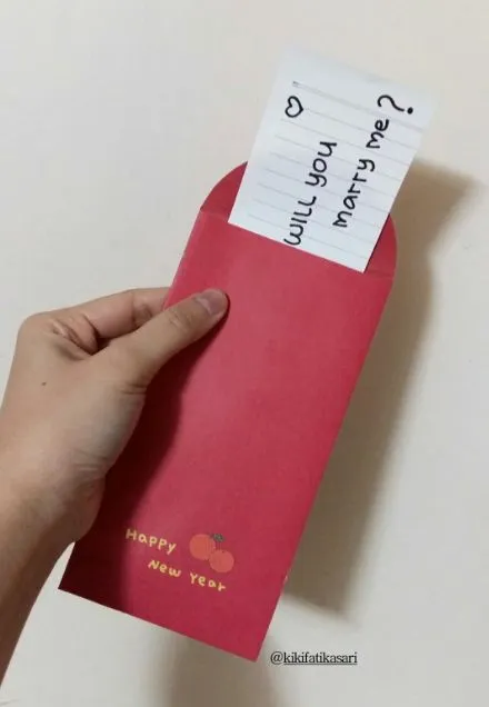 Momen Kocak Buka Isi Angpao Imlek ini Bikin Penerimanya Mendadak Bingung 20 Angpao Imlek