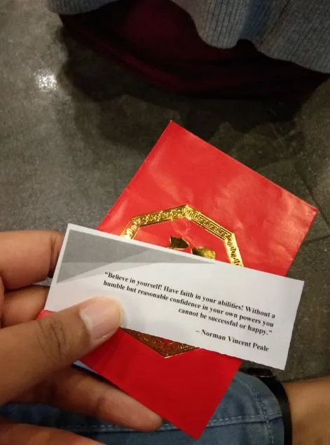 Momen Kocak Buka Isi Angpao Imlek ini Bikin Penerimanya Mendadak Bingung 16 Angpao Imlek