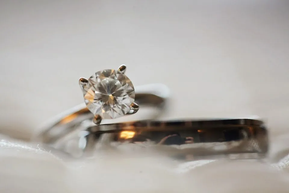 Daftar Batu Mulia untuk Mata Cincin Pertunangan 8 Rekomendasi batuan mulia sebagai mata cincin tunangan