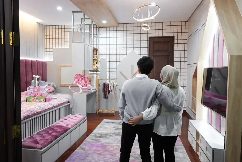 Penampakan Kamar Bayi Aurel & Atta; Bernuansa Pink-Abu dan Terlihat Mewah 5 Kamar Anak Atta Halilintar-Aurel