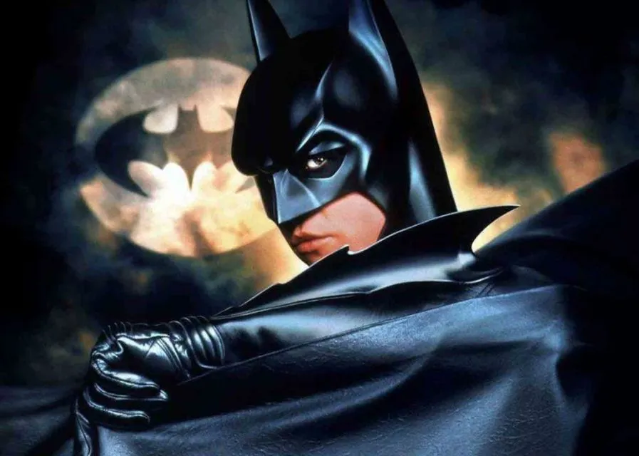 Pemeran Batman dari Masa ke Masa, Christian Bale Paling Sukses! 10 Batman Val Kilmer
