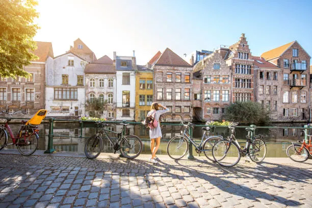 Karyawan di Belgia Boleh Minta 4 Hari Kerja Seminggu, Tanpa Potong Gaji 5 Kota tua Gent, Belgia