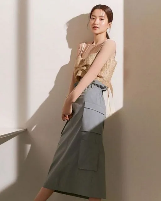 Potret Gaya Modis Kim Tae Ri, Bintang Drama Twenty Five, Twenty One 10