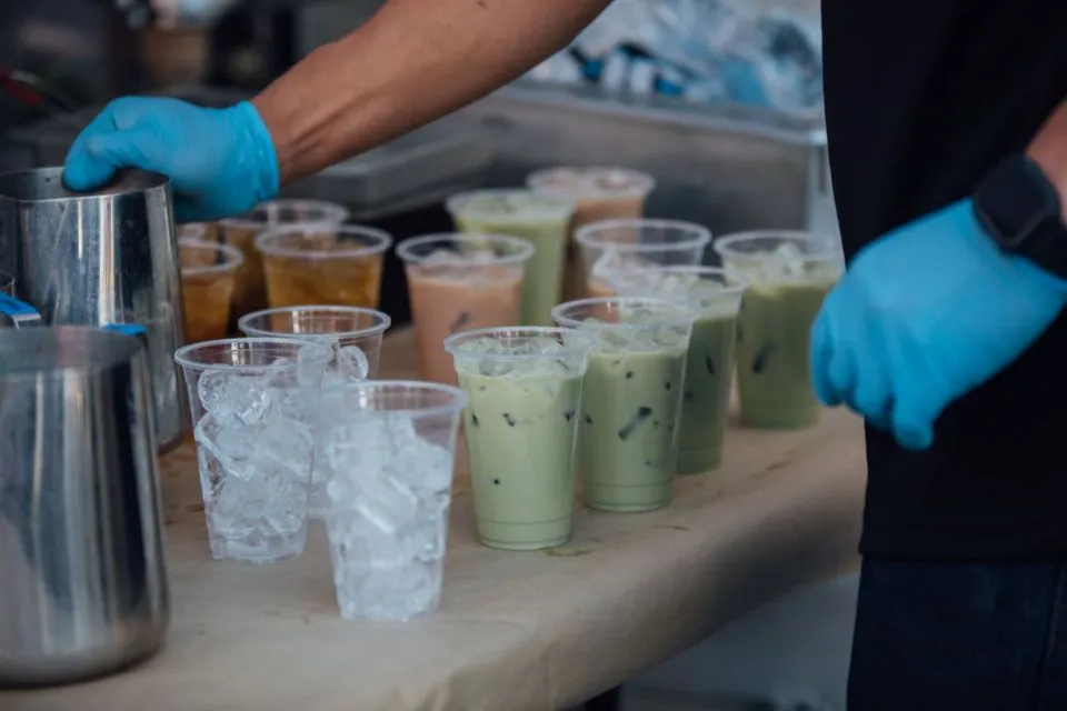 Ukuran Aman Konsumsi Minuman Kekinian, Berapa Maksimal Cup dalam Sebulan? 8 Ukuran minuman kekinian