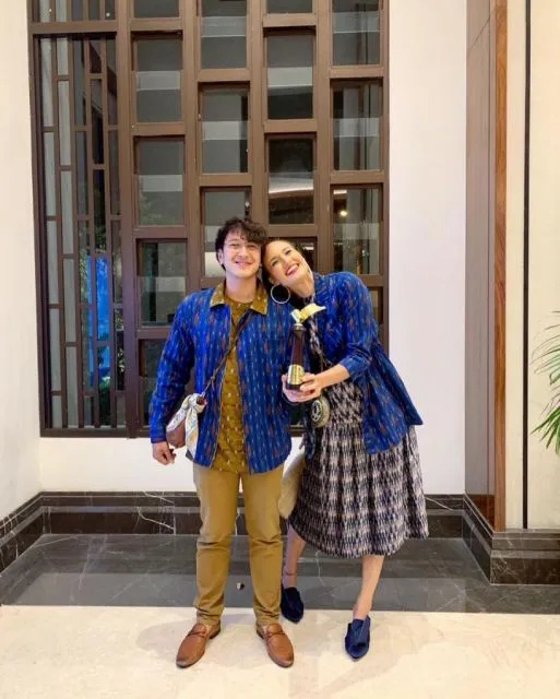 Ide Gaya Fashion ala Couple Nadine Chandrawinata-Dimas Anggara. Sweet! 11 OOTD pasangan