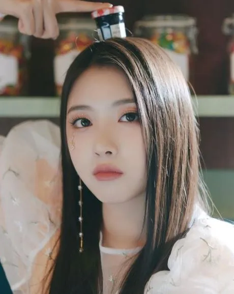 Potret Gaya Member NMIXX, Girl Group JYP Entertainment yang Baru Debut 12 Jiwoo