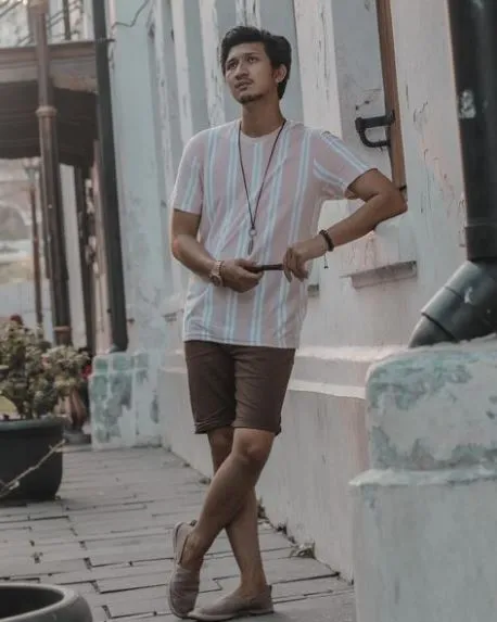 Potret Gaya Kasual Aditya Zoni, Adik Ammar Zoni yang Telah Menikah 19 Aditya Zoni