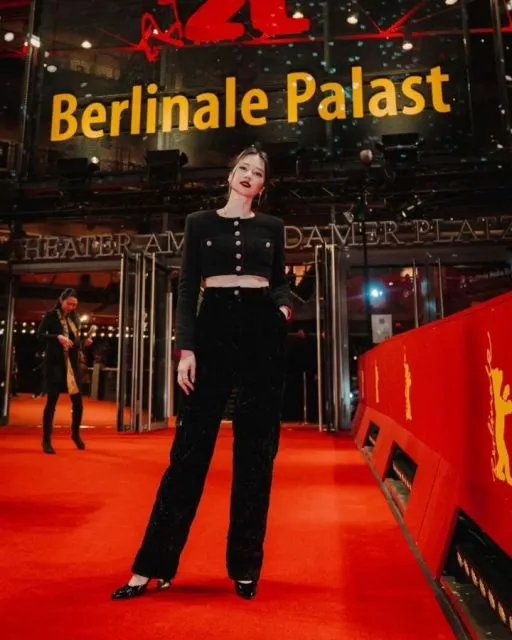 Potret Memukau Artis Film Before, Now & Then (Nana) di Berlinale Film Festival 2022 16 Laura-basuki di Berlinale