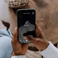 5 Akun TikTok Inspiratif yang Bisa Bikin Kamu Cerdas. Supaya Isi TikTok-mu Nggak Joget Pargoy Terus