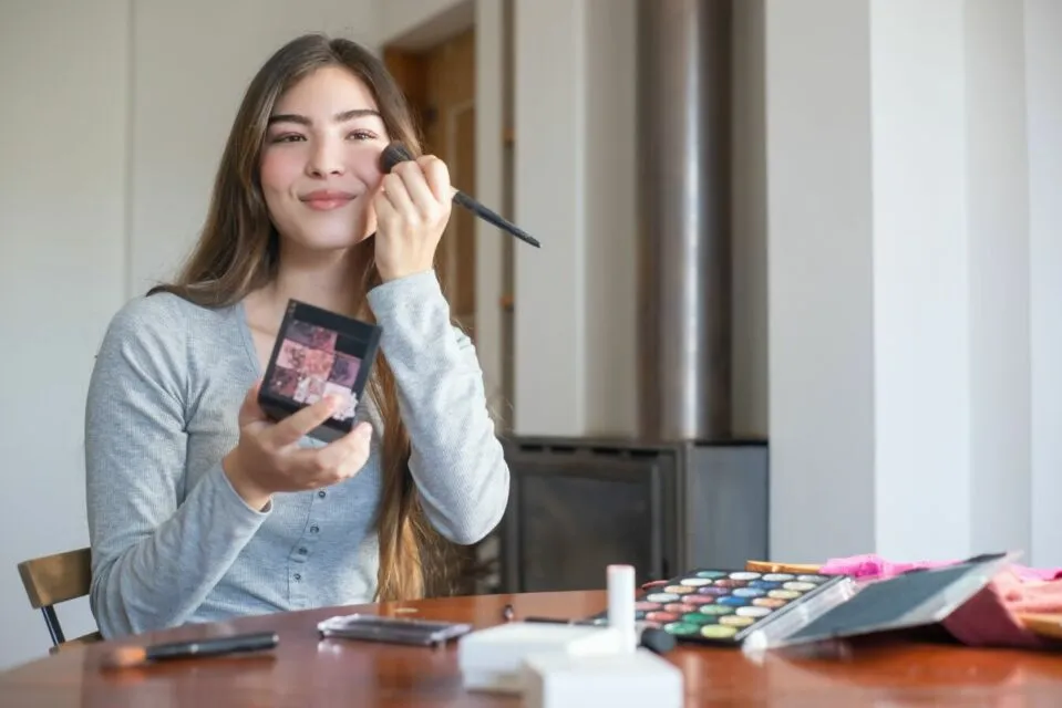 Tips Makeup Natural yang Tahan Lama. Cantik Seharian! 7 tips makeup tahan lama