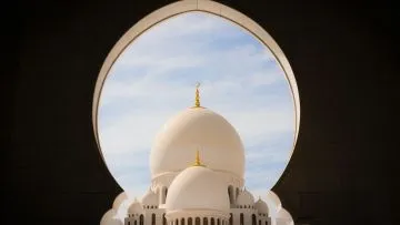 Panduan Solat Istikharah: Tata Cara, Doa, dan Waktu Terbaik