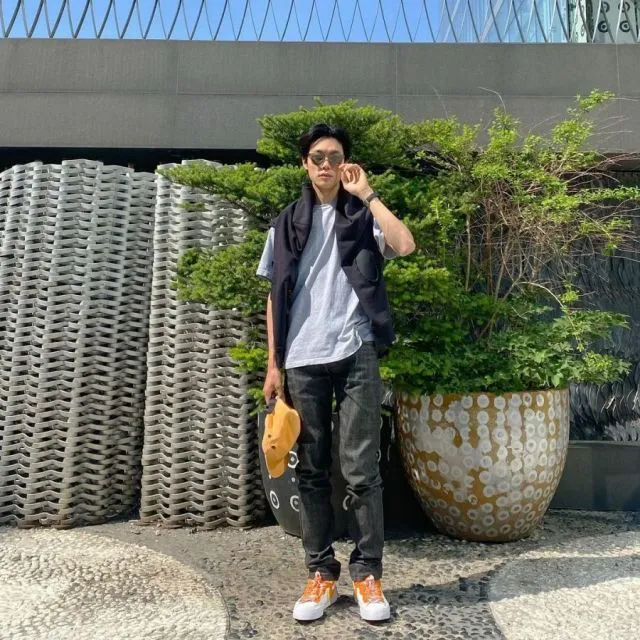 Ide Gaya Kasual ala Ryu Jun-yeol. Bisa kok Diadaptasi Cowok Indonesia~ 16 Ide fashion kasual