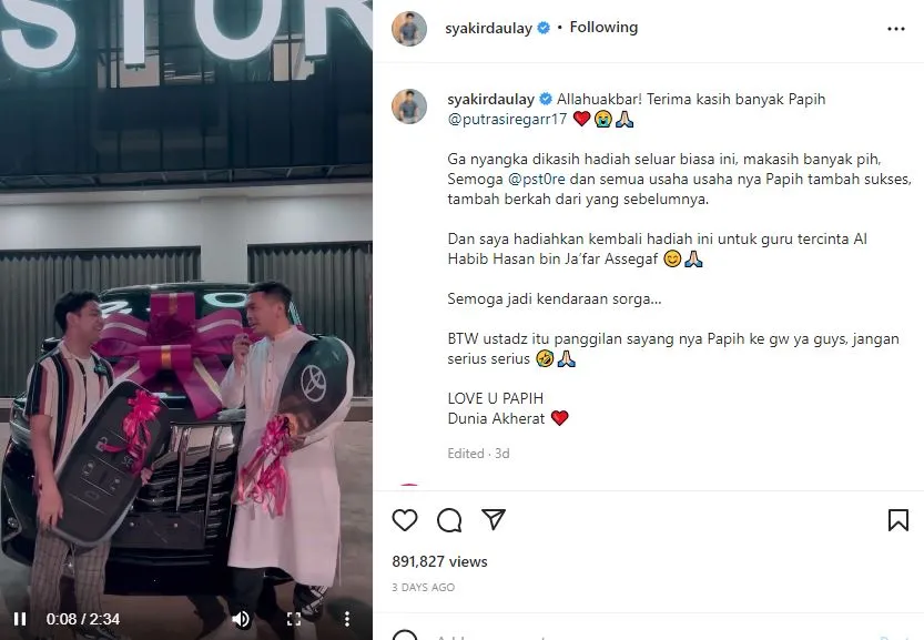Syakir Daulay Hadiahi Habib Hasan bin Ja'far Assegaf Mobil untuk Dakwah 4 Syakir Daulay beri hadiah mobil pada Habib Hasan Ja'far Assegaf