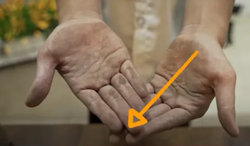 Jelaskan Tata Cara Tayamum yang Benar (Jawaban + Gambar) 9 tayamum
